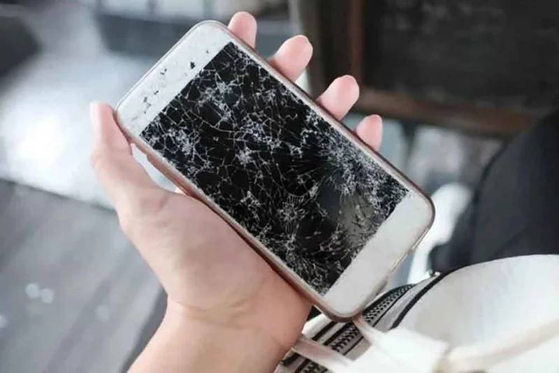 10 کار مهم بعد از ضربه خوردن موبایل که باید انجام دهید!